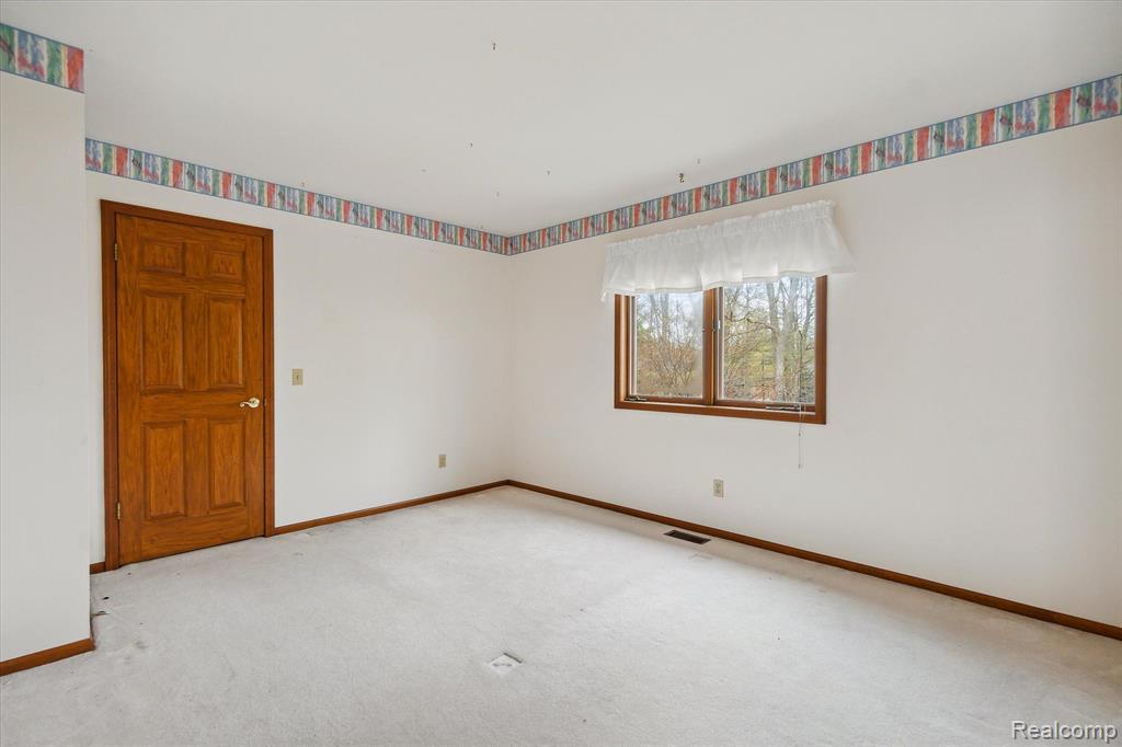 1336 Kings Pointe Road Grand Blanc, MI 48439 - Photo 44 of 62