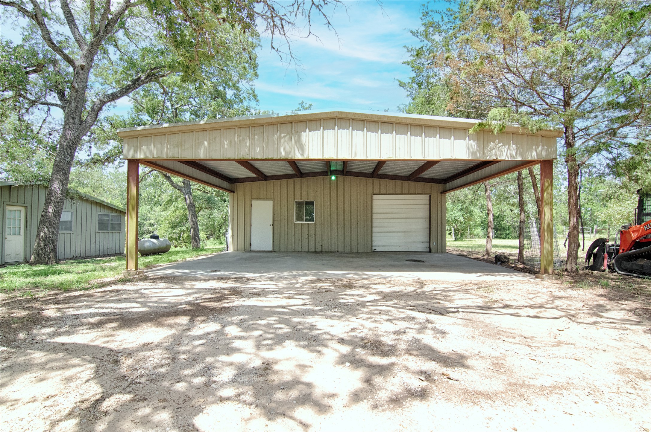 6750 Three Mile Road Flatonia, TX 78941 - Photo 29 of 35