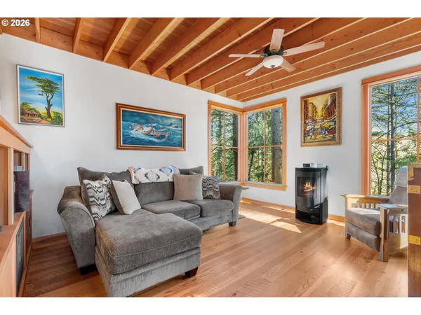 $699,000 | 32 Hamilton Avenue, Underwood, WA 98651