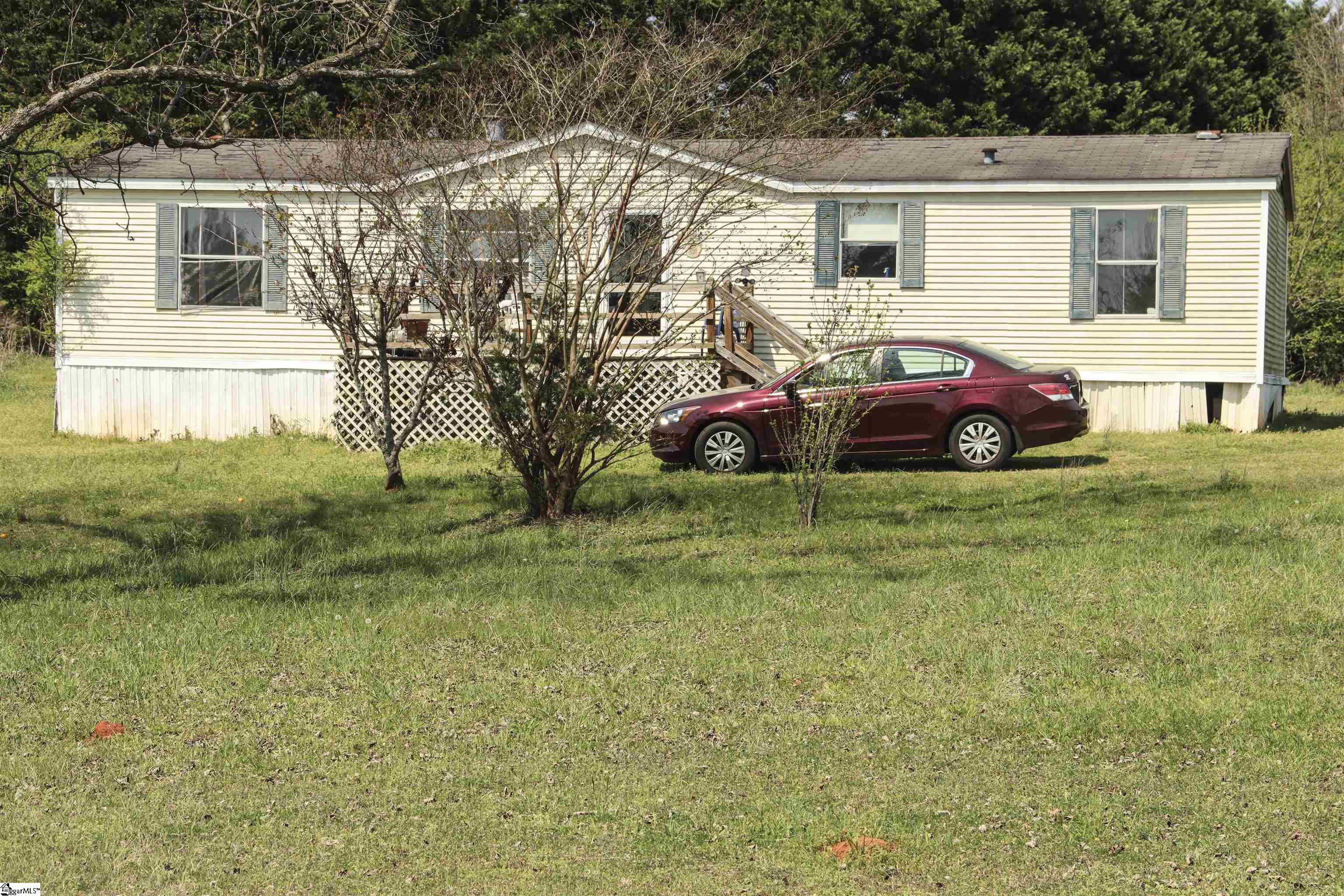 124 Arabian Way Anderson, SC 29626 - Photo 2 of 13