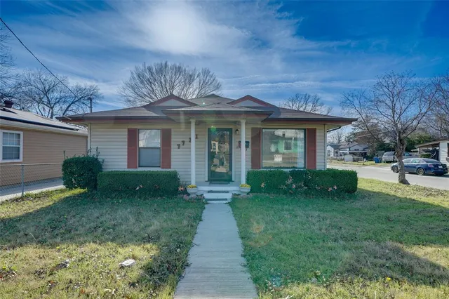 $2,700 | 7721 Mohawk Drive, Dallas, TX 75235