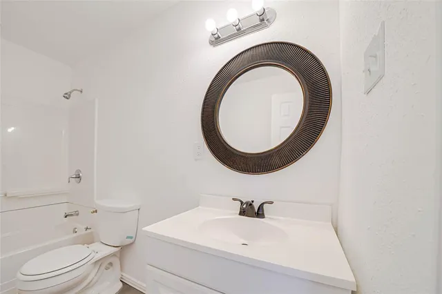 $2,700 | 7721 Mohawk Drive, Dallas, TX 75235