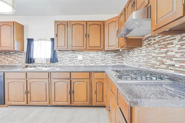 $2,700 | 7721 Mohawk Drive, Dallas, TX 75235