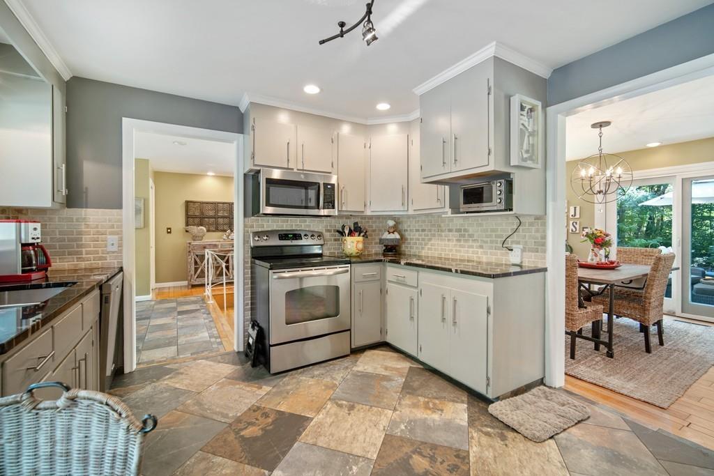 143 Inverness Lane Longmeadow, MA 01106 - Photo 15 of 32 Gallery Image 15