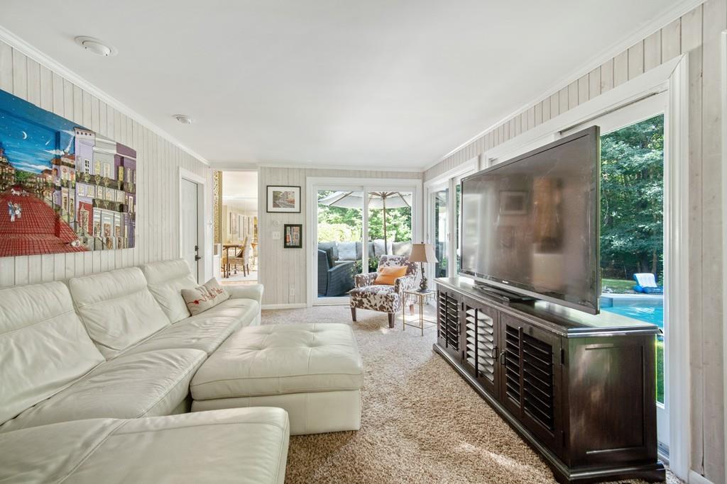 143 Inverness Lane Longmeadow, MA 01106 - Photo 10 of 32 Gallery Image 10