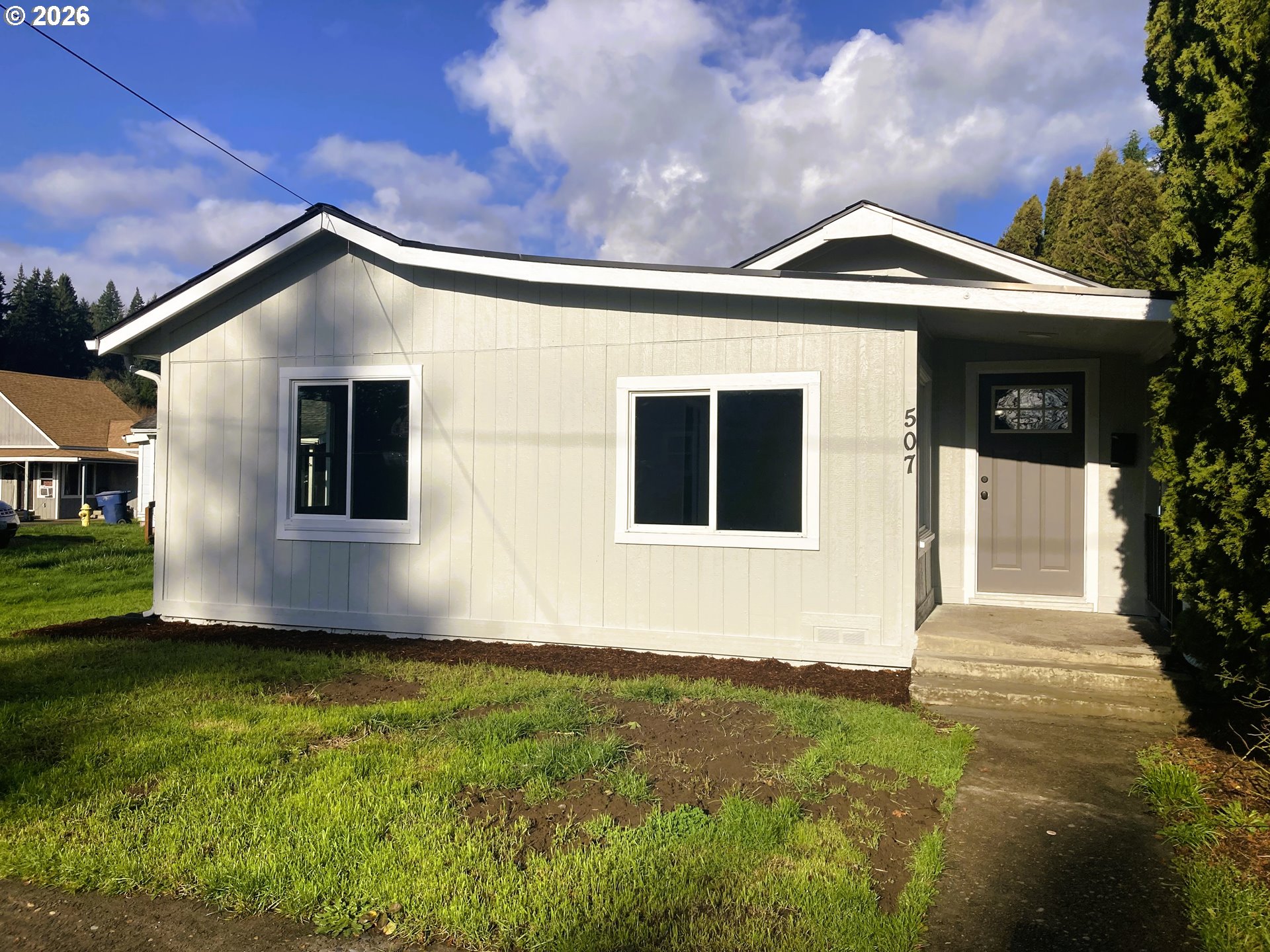 507 Clark Street Kelso, WA 98626 - Photo 2 of 15