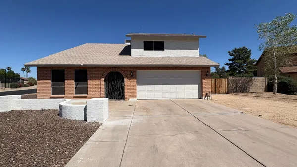 $2,300 | 4930 West Torrey Pines Circle, Glendale, AZ 85308