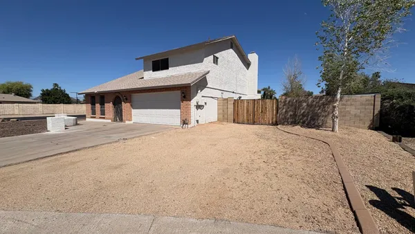 $2,300 | 4930 West Torrey Pines Circle, Glendale, AZ 85308