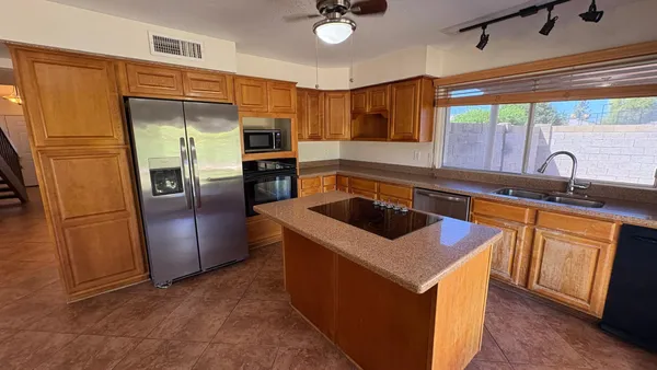$2,300 | 4930 West Torrey Pines Circle, Glendale, AZ 85308