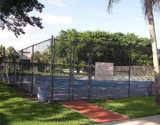 872 Southwest 9th St Circle, Unit 203 Boca Raton, FL 33486 - Photo 7 of 15 Tennis Courts