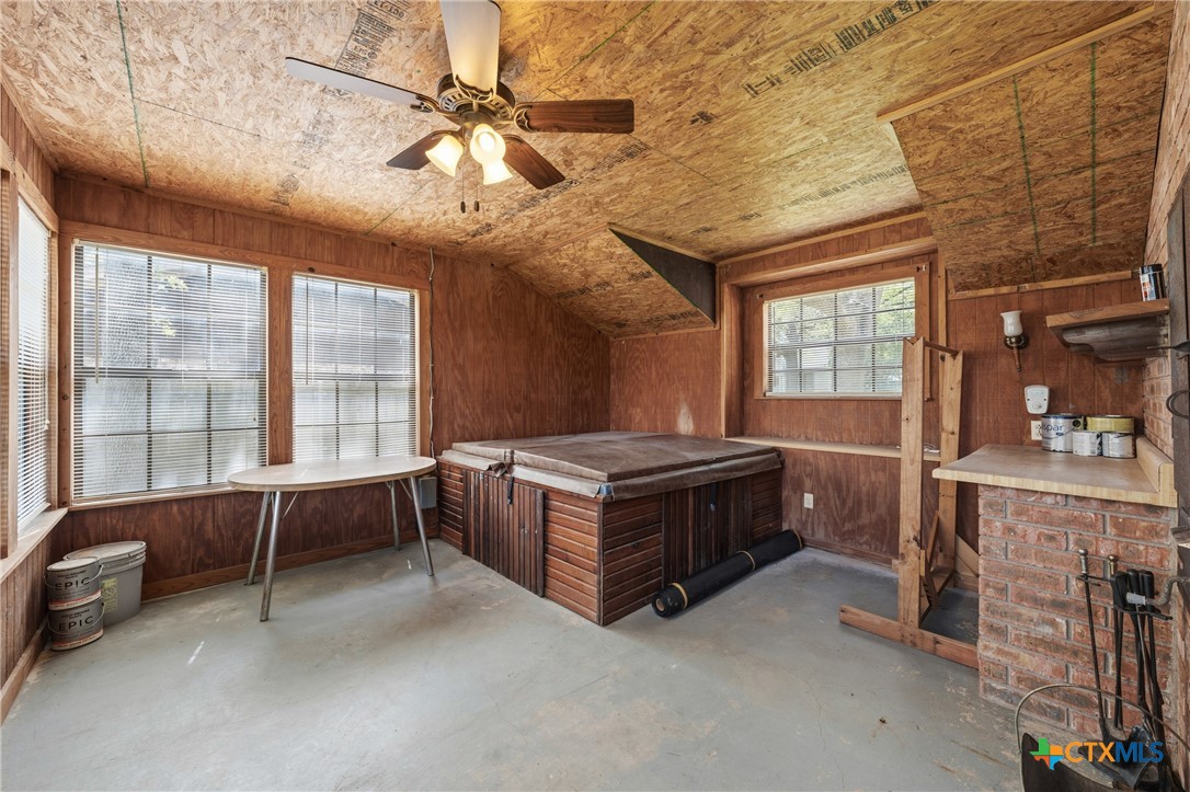 1903 North Harding Avenue Cameron, TX 76520 - Photo 13 of 44 Enclosed Sunroom