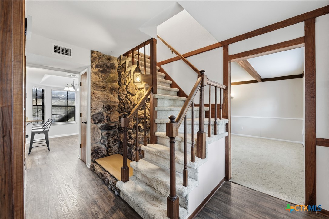 1903 North Harding Avenue Cameron, TX 76520 - Photo 3 of 44 Foyer