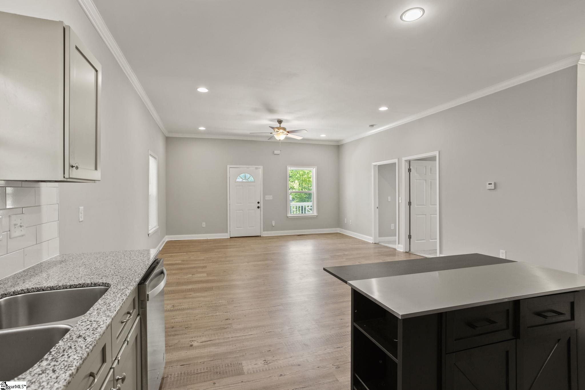 38 4th Avenue Greenville, SC 29611 - Photo 11 of 33