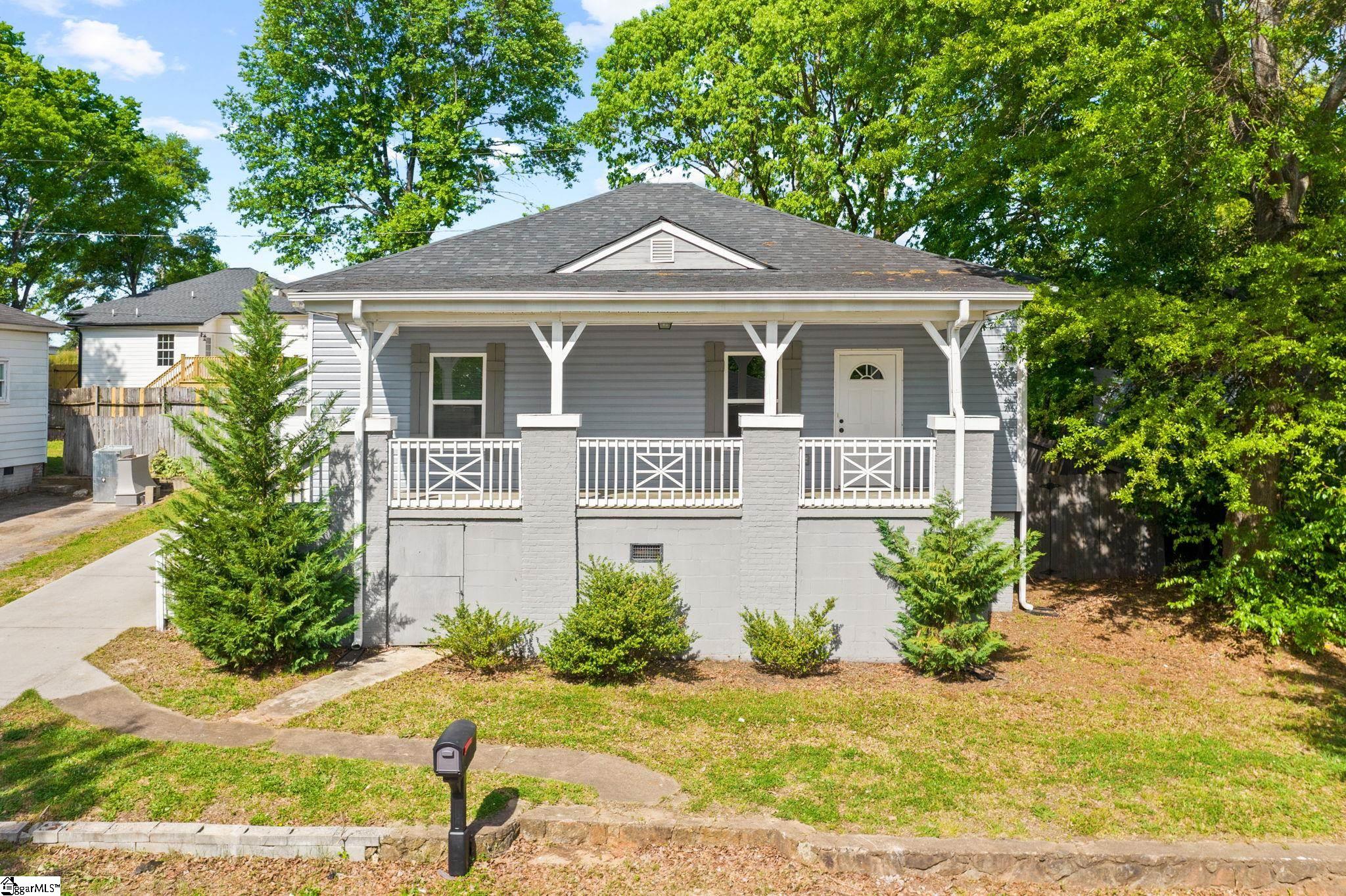 38 4th Avenue Greenville, SC 29611 - Photo 2 of 33