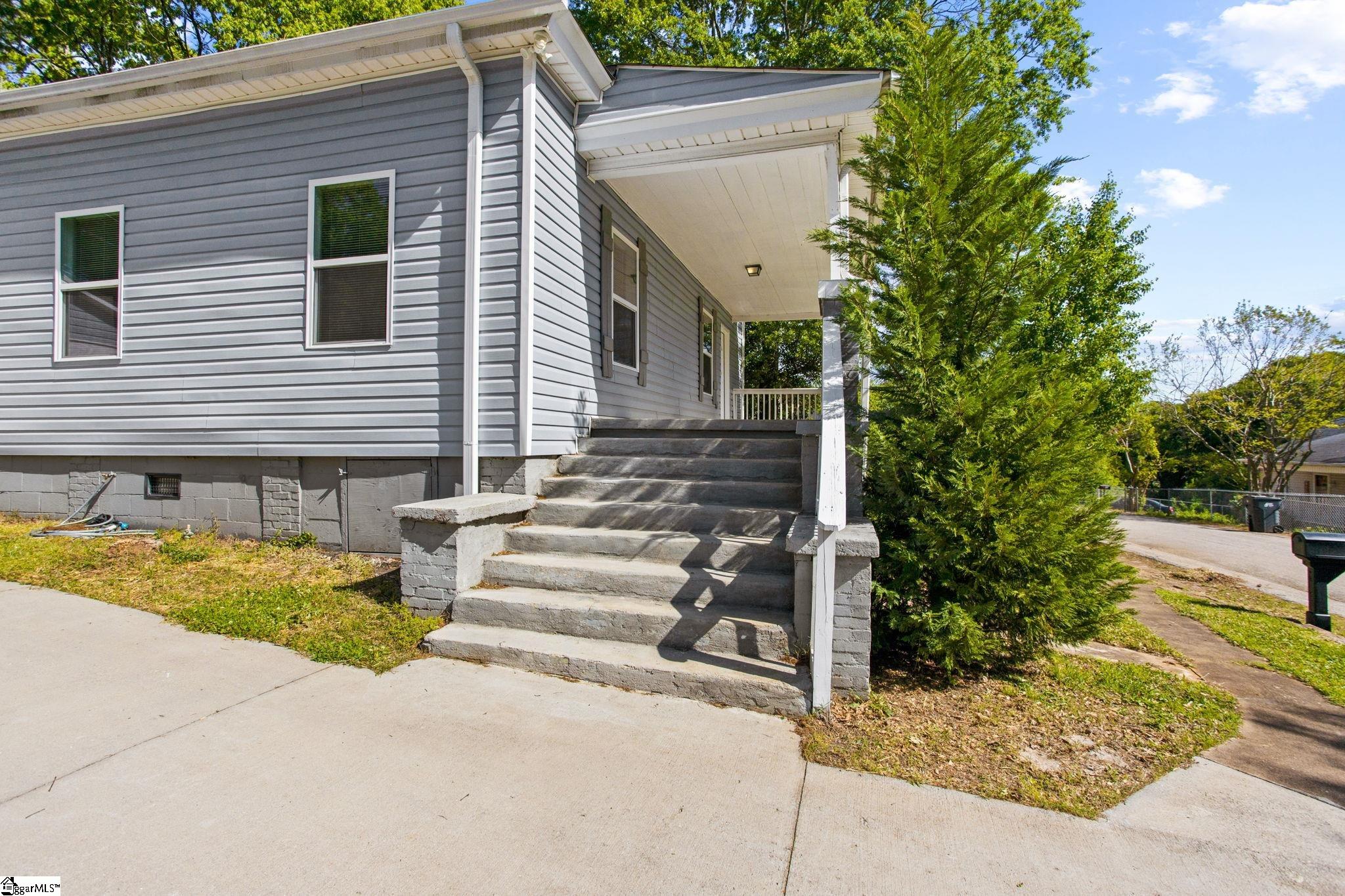 38 4th Avenue Greenville, SC 29611 - Photo 4 of 33