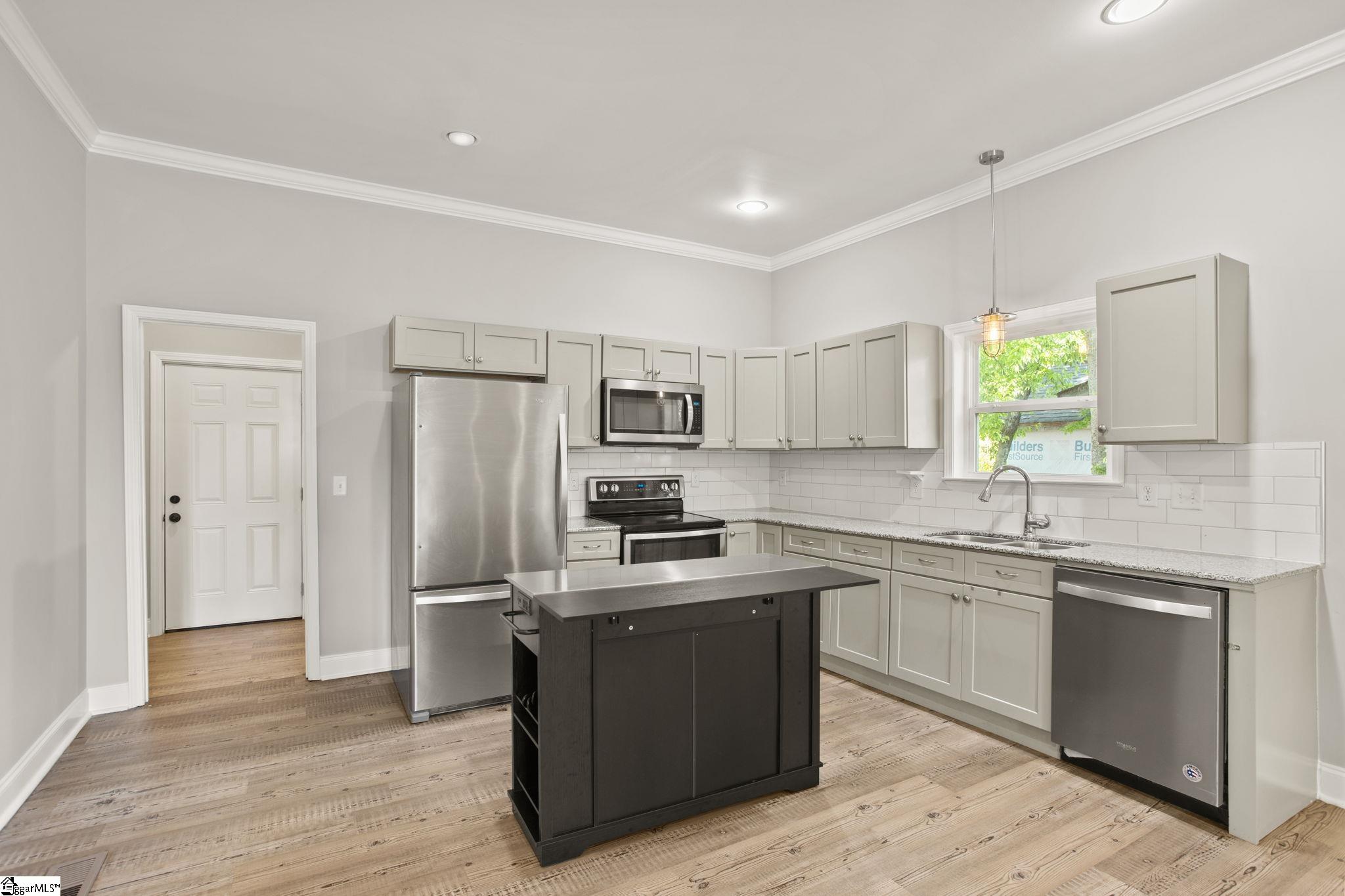 38 4th Avenue Greenville, SC 29611 - Photo 9 of 33