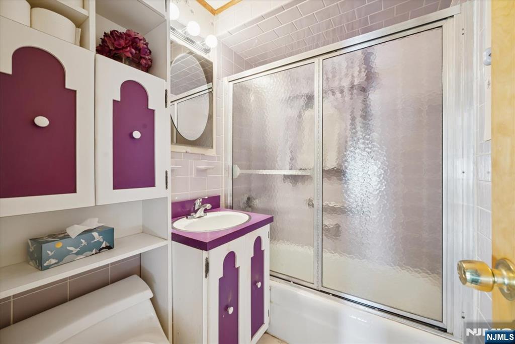 619 Lewandowski Street Lyndhurst, NJ 07071 - Photo 16 of 31