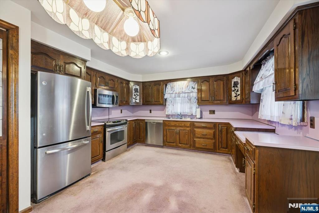 619 Lewandowski Street Lyndhurst, NJ 07071 - Photo 17 of 31