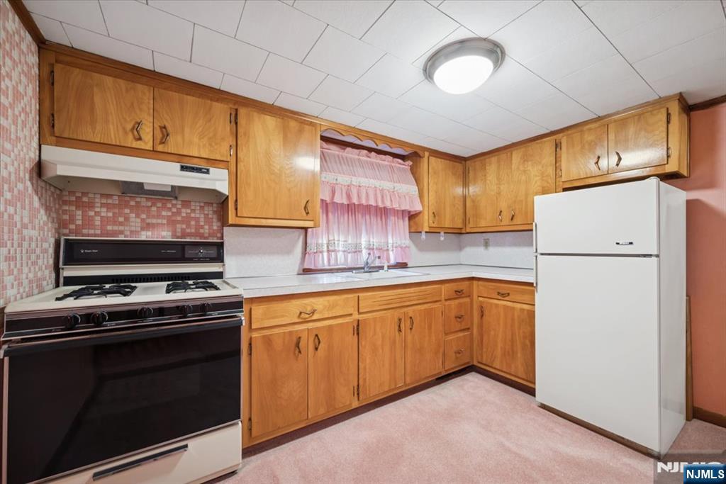 619 Lewandowski Street Lyndhurst, NJ 07071 - Photo 26 of 31