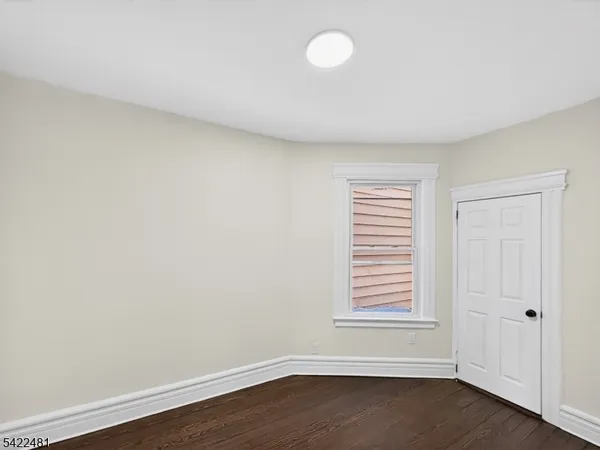 $2,964 | 345 Walnut Street, Unit 2R, Newark, NJ 07105