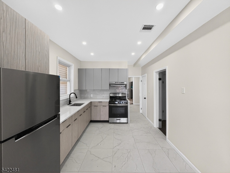 345 Walnut Street, Unit 2R Newark, NJ 07105 - Photo 24 of 41