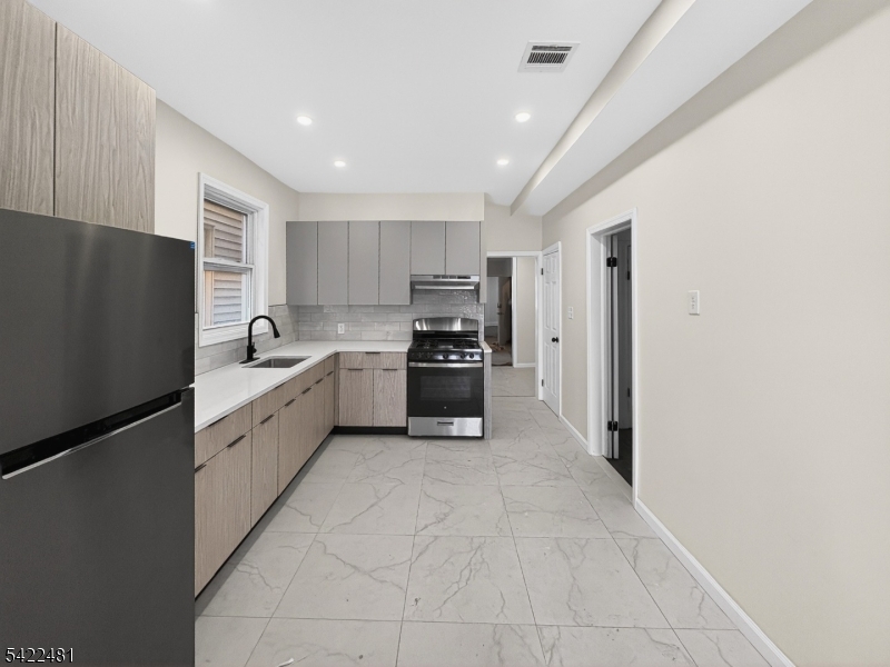 345 Walnut Street, Unit 2R Newark, NJ 07105 - Photo 28 of 41