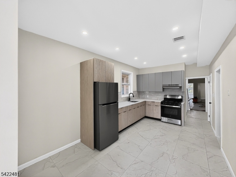 345 Walnut Street, Unit 2R Newark, NJ 07105 - Photo 29 of 41