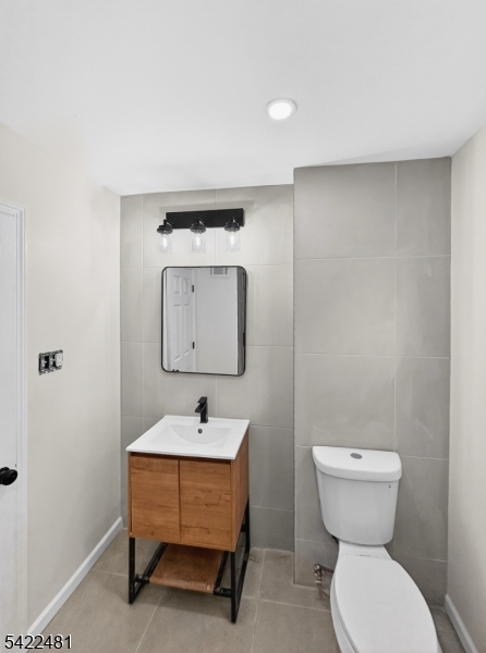 345 Walnut Street, Unit 2R Newark, NJ 07105 - Photo 37 of 41