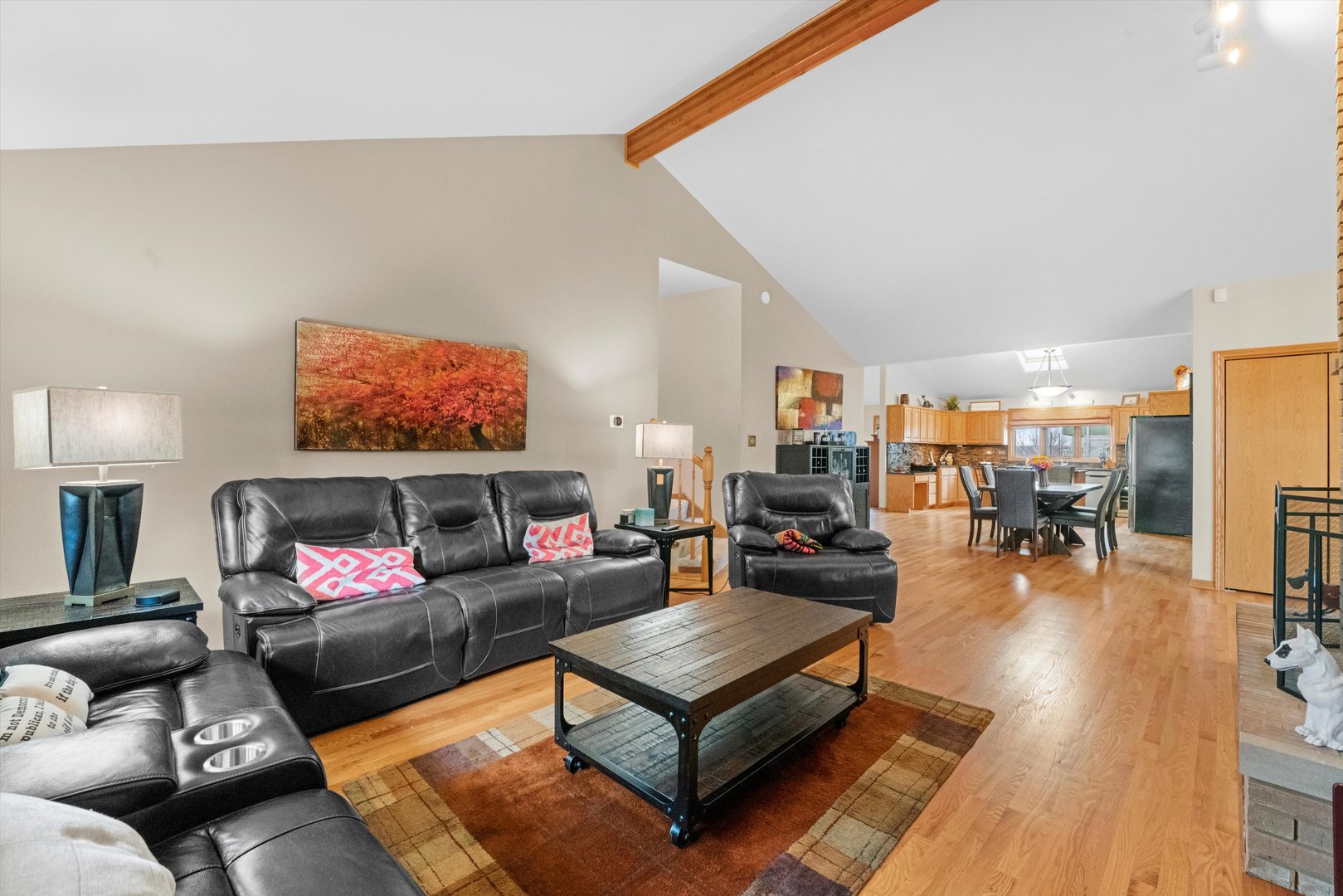 7428 Ridgefield Lane Tinley Park, IL 60487 - Photo 10 of 43 a living room with furniture and wooden floor