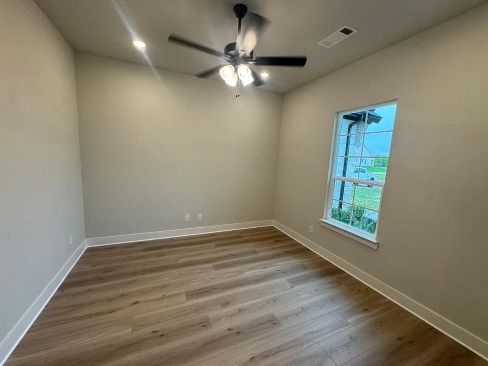 411 Indian Crk Road Van Alstyne, TX 75495 - Photo 5 of 22