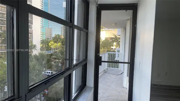 $3,200 | 1440 Brickell Bay Drive, Unit 508, Miami, FL 33131