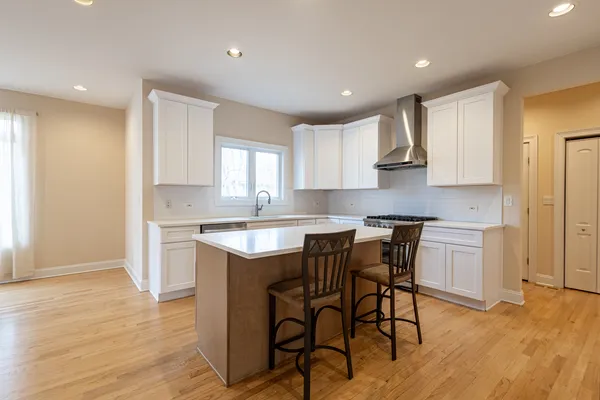 $1,034,000 | 6441 Blackhawk Trail, Indian Head Park, IL 60525