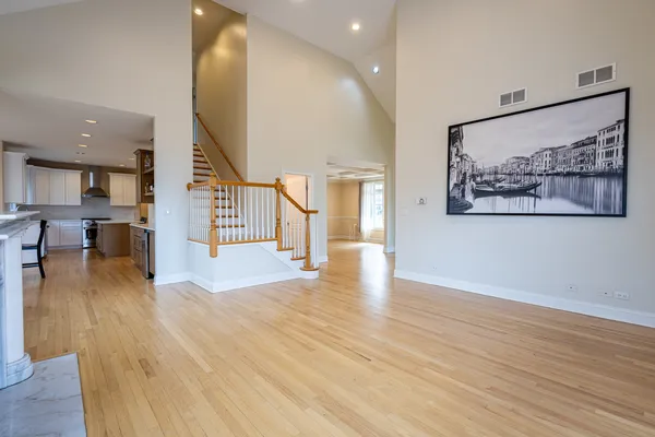 $1,034,000 | 6441 Blackhawk Trail, Indian Head Park, IL 60525