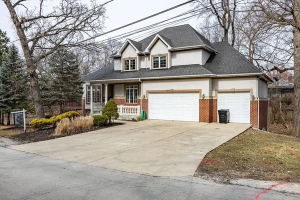 $1,034,000 | 6441 Blackhawk Trail, Indian Head Park, IL 60525