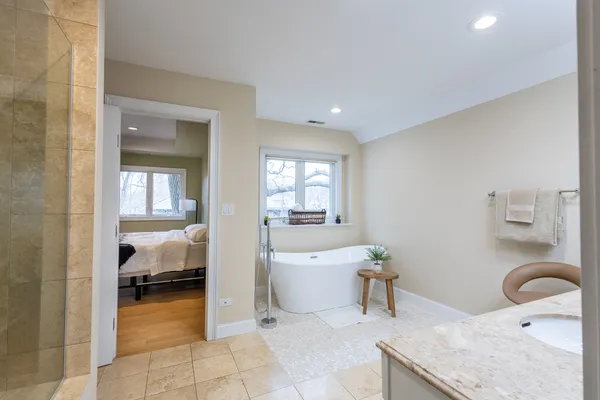 $1,034,000 | 6441 Blackhawk Trail, Indian Head Park, IL 60525