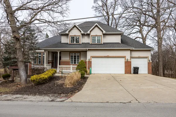 $1,034,000 | 6441 Blackhawk Trail, Indian Head Park, IL 60525