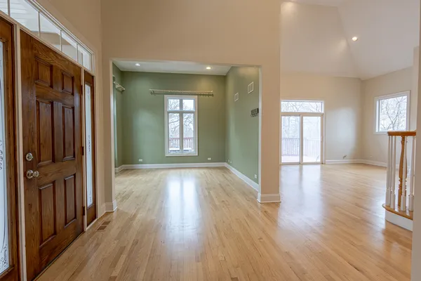 $1,034,000 | 6441 Blackhawk Trail, Indian Head Park, IL 60525