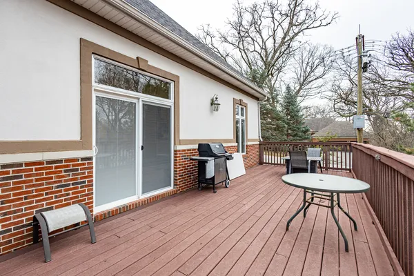 $1,034,000 | 6441 Blackhawk Trail, Indian Head Park, IL 60525