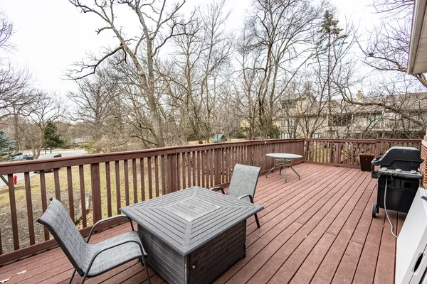 $1,034,000 | 6441 Blackhawk Trail, Indian Head Park, IL 60525