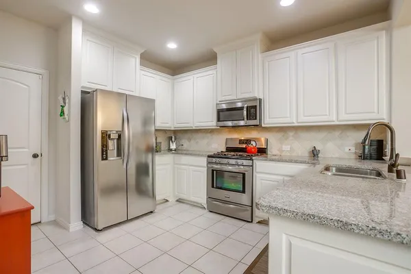$339,750 | 3923 Cascade Sky Drive, Arlington, TX 76005