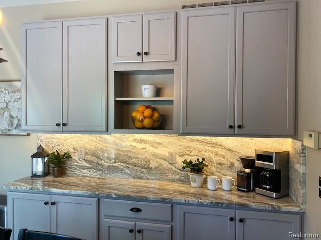 4910 Clements Circle Howell, MI 48855 - Photo 6 of 17 IMG_2362.jpg