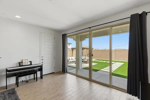 $3,000 | 5935 South Coyote Canyon, Mesa, AZ 85212