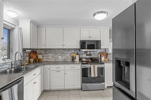 $399,900 | 55 Columbia Avenue, Coventry, RI 02816