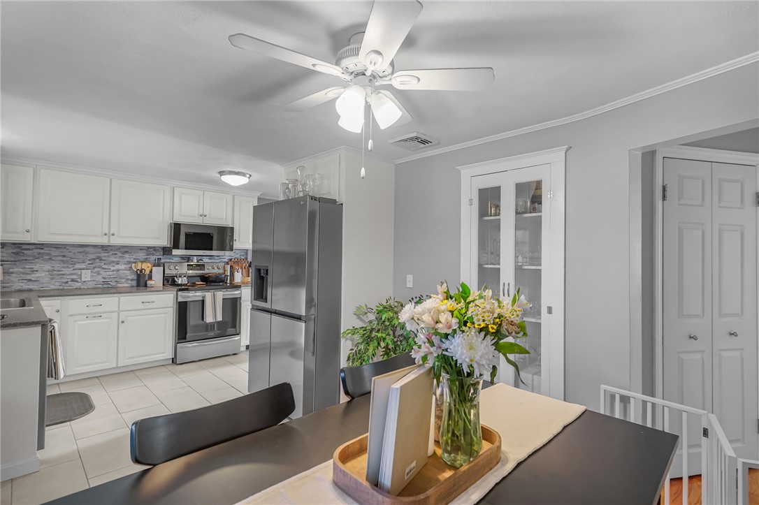 55 Columbia Avenue Coventry, RI 02816 - Photo 10 of 30