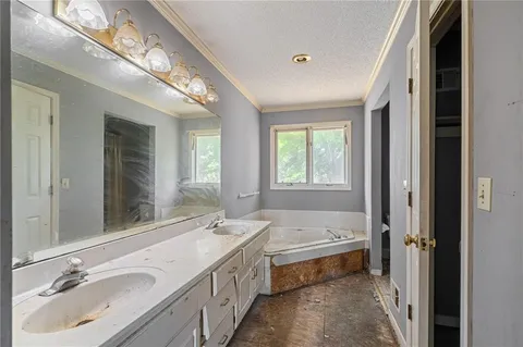 $269,000 | 7104 East 134th Terrace, Grandview, MO 64030