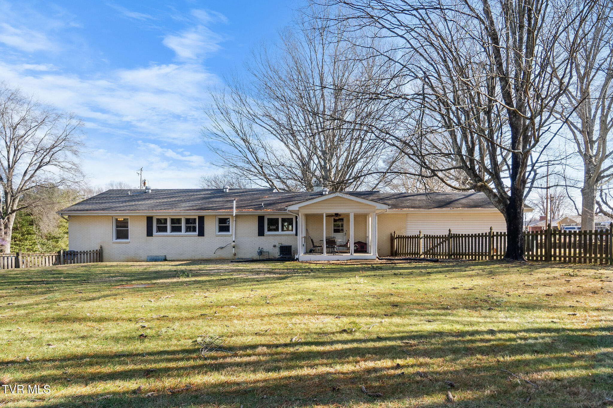 159 Edgemont Terrace Southwest Abingdon, VA 24210 - Photo 2 of 55 DSC04077