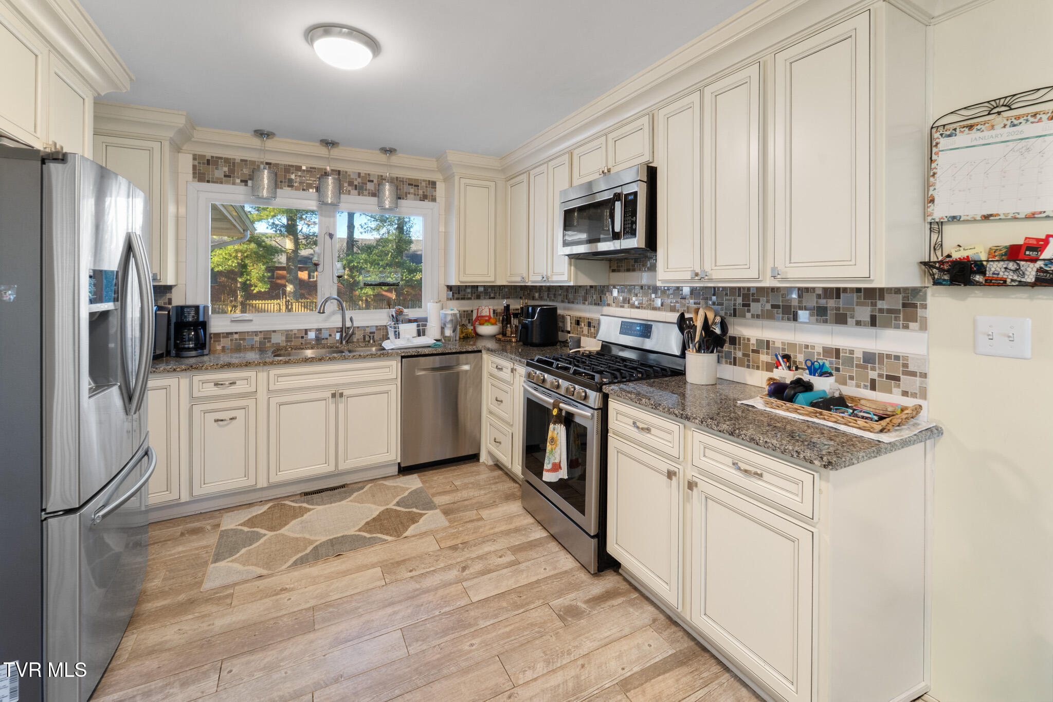 159 Edgemont Terrace Southwest Abingdon, VA 24210 - Photo 4 of 55 DSC03882