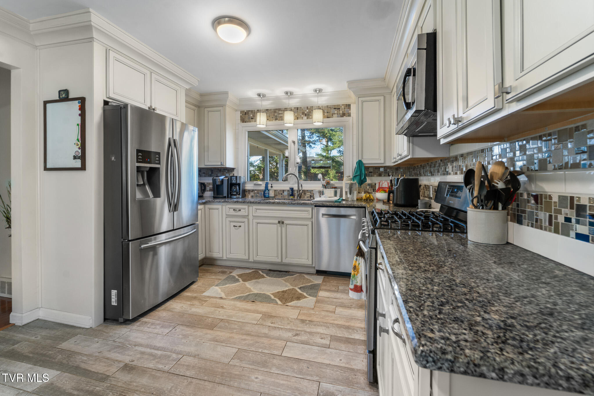 159 Edgemont Terrace Southwest Abingdon, VA 24210 - Photo 6 of 55 DSC03901-2