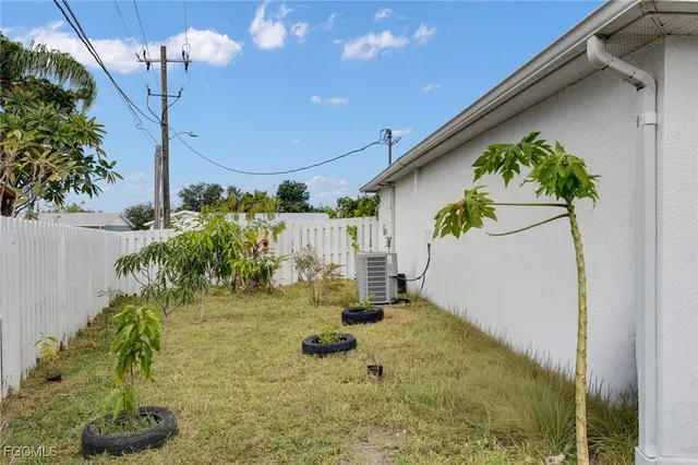 $355,000 | 1082 Ridgeway Drive, North Fort Myers, FL 33903