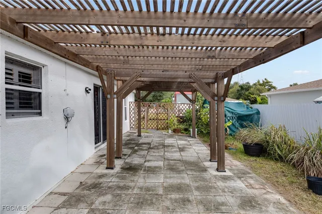 $355,000 | 1082 Ridgeway Drive, North Fort Myers, FL 33903